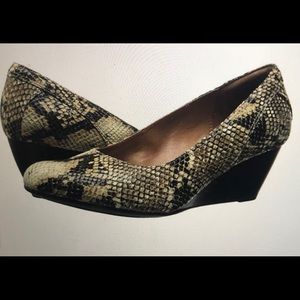 Clark’s Women’s Brielle June Wedge Pump